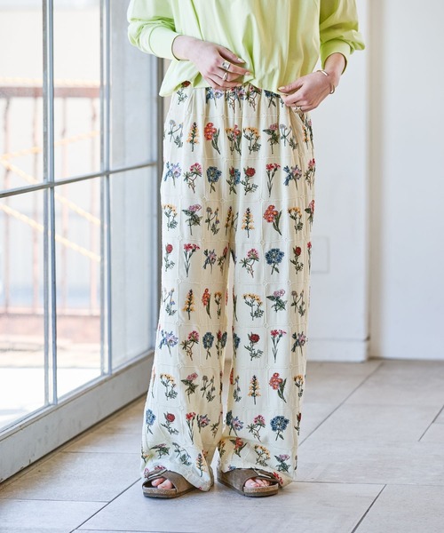 GEORGE'S(ジョージズ)の「モチーフ刺繍パンツ(その他パンツ・レディース・オフホワイト/ブラック/ブルー・SMALL/MEDIUM)」の19枚目の写真