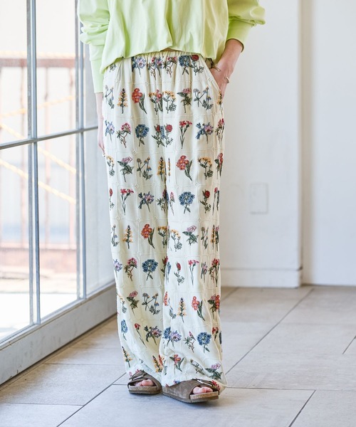 GEORGE'S(ジョージズ)の「モチーフ刺繍パンツ(その他パンツ・レディース・オフホワイト/ブラック/ブルー・SMALL/MEDIUM)」の20枚目の写真