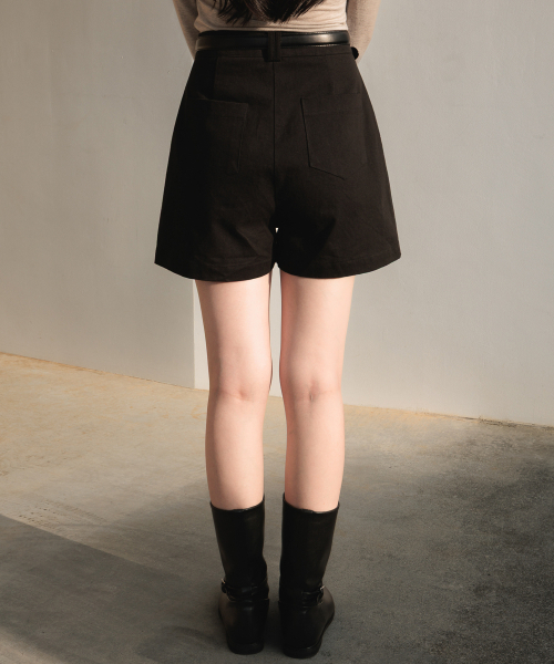 DEHEVE（デヘヴェ）の「Double Pintuck Half Pants [Black]（その他パンツ・レディース・ブラック・MEDIUM/SMALL）」の5枚目の写真