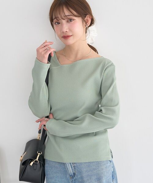earth music&ecology(アースミュージックアンドエコロジー)の「アシメネックリブプルオーバー(Tシャツ/カットソー・レディース・ブラック/アイボリー/ライトイエロー/ライトグリーン・FREE)」の4枚目の写真