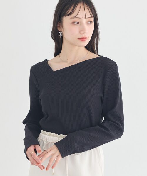 earth music&ecology(アースミュージックアンドエコロジー)の「アシメネックリブプルオーバー(Tシャツ/カットソー・レディース・ブラック/アイボリー/ライトイエロー/ライトグリーン・FREE)」の3枚目の写真