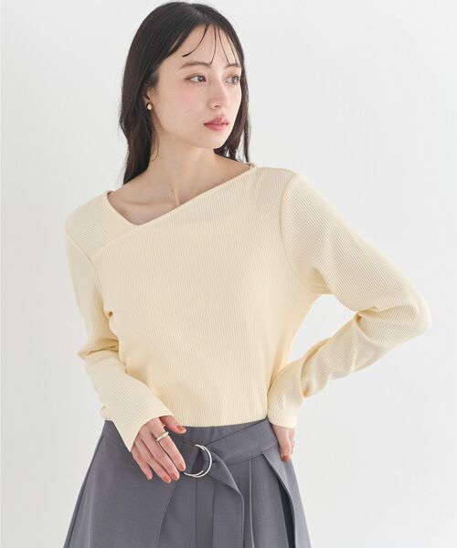 earth music&ecology(アースミュージックアンドエコロジー)の「アシメネックリブプルオーバー(Tシャツ/カットソー・レディース・ブラック/アイボリー/ライトイエロー/ライトグリーン・FREE)」の5枚目の写真
