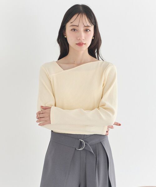 earth music&ecology(アースミュージックアンドエコロジー)の「アシメネックリブプルオーバー(Tシャツ/カットソー・レディース・ブラック/アイボリー/ライトイエロー/ライトグリーン・FREE)」の6枚目の写真