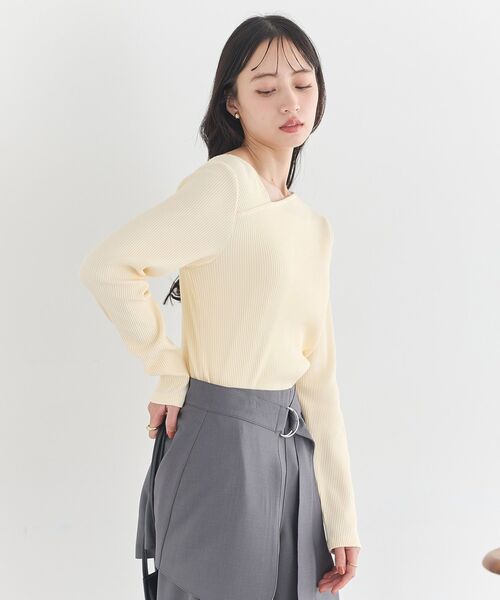 earth music&ecology(アースミュージックアンドエコロジー)の「アシメネックリブプルオーバー(Tシャツ/カットソー・レディース・ブラック/アイボリー/ライトイエロー/ライトグリーン・FREE)」の8枚目の写真