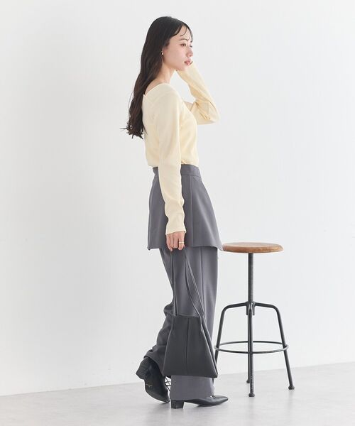 earth music&ecology(アースミュージックアンドエコロジー)の「アシメネックリブプルオーバー(Tシャツ/カットソー・レディース・ブラック/アイボリー/ライトイエロー/ライトグリーン・FREE)」の11枚目の写真