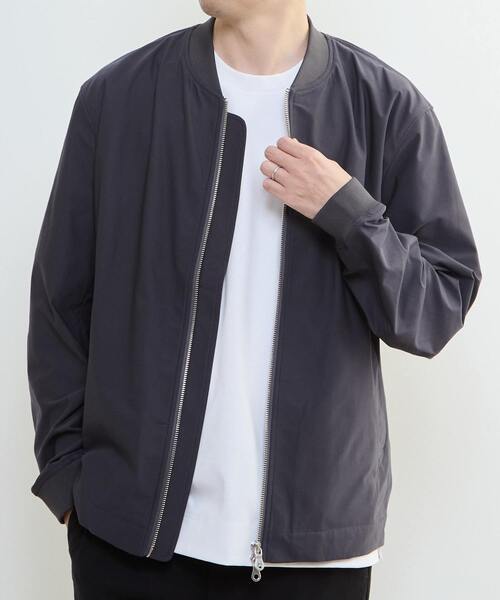 MEN'S MELROSE（メンズメルローズ）の「サークルストレッチフライトジャケット | 軽量 / ストレッチ / 吸水速乾（ブルゾン・メンズ・ベージュ/ネイビー/チャコールグレー・3/4）」の2枚目の写真