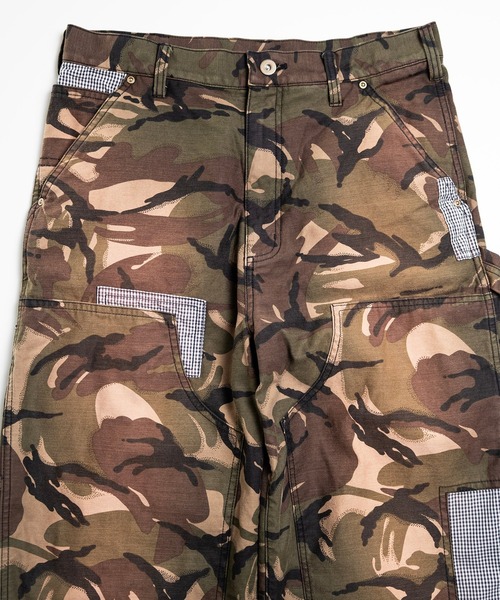 KHOKI(コッキ)の「【KHOKI/コッキ】Patchworked Camo Pants(カーゴパンツ・メンズ・ブラック/カーキ・1/2)」の4枚目の写真