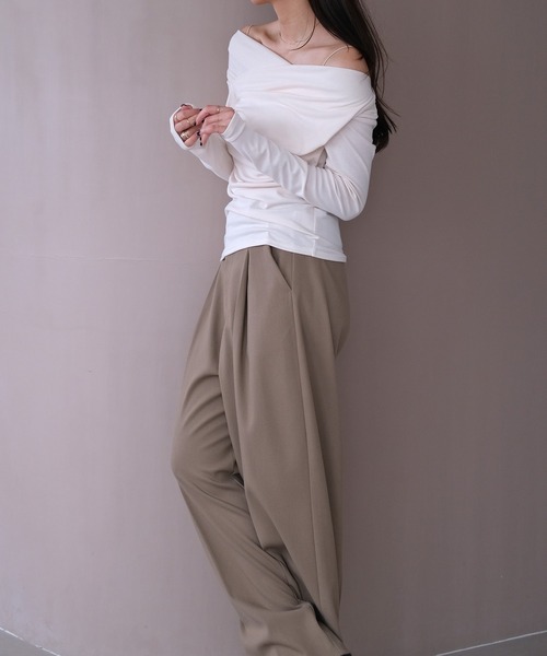 AKTE(アクテ)の「アシンメトリーギャザーカットソープルオーバー(Tシャツ/カットソー・レディース・アイボリー/チャコールグレー/セージグリーン・FREE)」の20枚目の写真