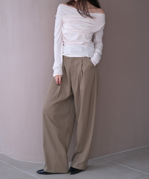 AKTE(アクテ)の「アシンメトリーギャザーカットソープルオーバー(Tシャツ/カットソー・レディース・アイボリー/チャコールグレー/セージグリーン・FREE)」の22枚目の写真