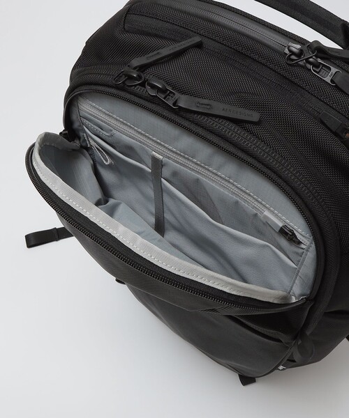 SHIPS（シップス）の「Aer: CITY PACK PRO 2 20L（トートバッグ・メンズ・ブラック・ONE SIZE）」の10枚目の写真