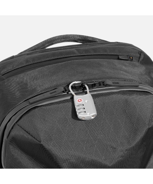 Aer（エアー）の「AER　Travel Pack 4 35L X-Pac　/　AER-29071（バックパック/リュック・メンズ・ブラック・FREE）」の16枚目の写真