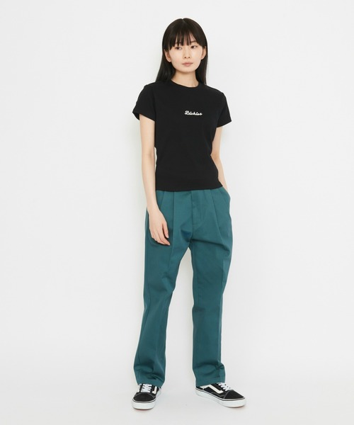 Dickies（ディッキーズ）の「Dickies/ディッキーズ ウェルスビルTシャツ 半袖/ロゴTシャツ/ワンポイントTシャツ（Tシャツ/カットソー・レディース・ホワイト/ブラック・SMALL/MEDIUM/X-SMALL）」の3枚目の写真