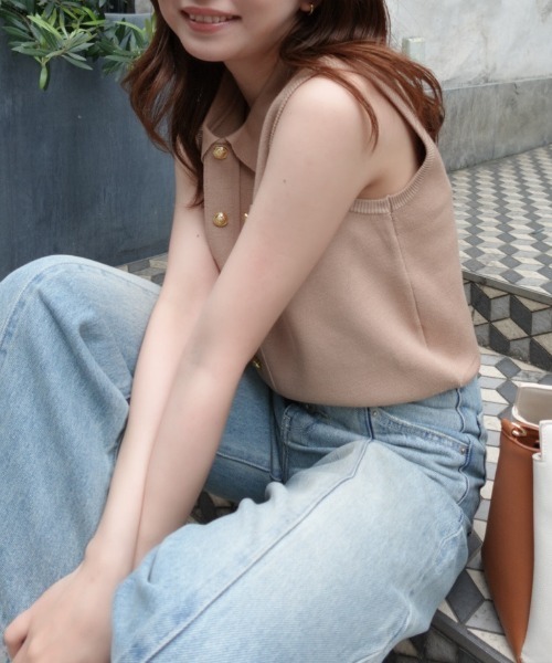 rienda(リエンダ)の「ゴールドボタンノースリニットトップス 春服 夏服 ノースリーブ(ニット/セーター・レディース・ライトピンク/グレー/キャメル/ネイビー・FREE)」の16枚目の写真