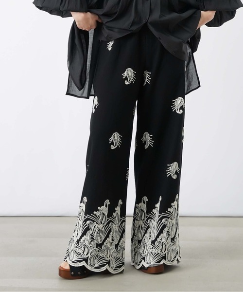 LUCA/LADY LUCK LUCA（ルカ/レディラックルカ）の「LC/LLL 刺繍コットンパンツ（その他パンツ・レディース・アイボリー/ブラック・FREE）」の5枚目の写真