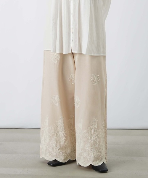 LUCA/LADY LUCK LUCA（ルカ/レディラックルカ）の「LC/LLL 刺繍コットンパンツ（その他パンツ・レディース・アイボリー/ブラック・FREE）」の9枚目の写真