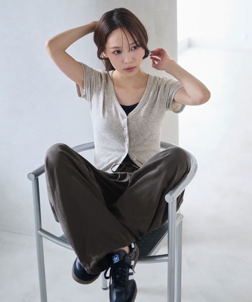 CHAN ME(チャンミ)の「Vネック半袖カーディガン(Tシャツ/カットソー・レディース・チャコールグレー/ライトグレー・MEDIUM/LARGE)」の22枚目の写真
