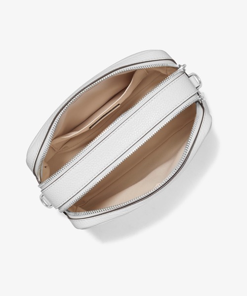 MICHAEL KORS（マイケルコース）の「BRYANT ぺブルレザー ダブルジップ チェーン カメラ クロスボディ ミディアム（ショルダーバッグ・レディース・ホワイト系・FREE）」の3枚目の写真