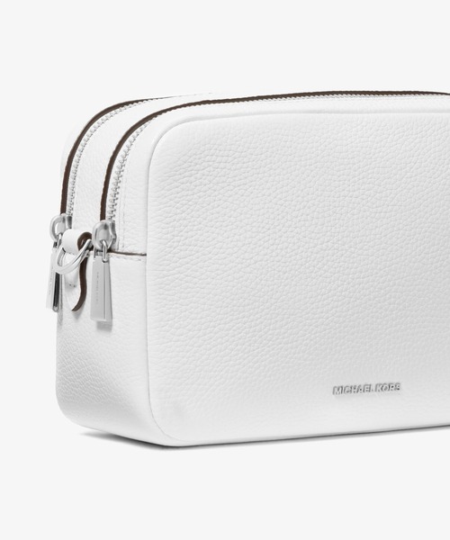 MICHAEL KORS（マイケルコース）の「BRYANT ぺブルレザー ダブルジップ チェーン カメラ クロスボディ ミディアム（ショルダーバッグ・レディース・ホワイト系・FREE）」の5枚目の写真