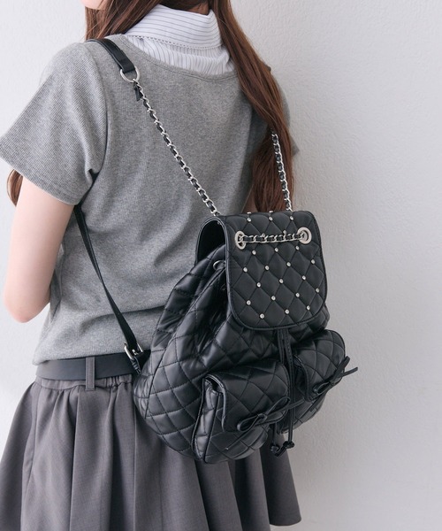 OLIVE des OLIVE(オリーブデオリーブ)の「ビジューキルティングリュック(バックパック/リュック・レディース・ブラック/アイボリー・FREE)」の1枚目の写真