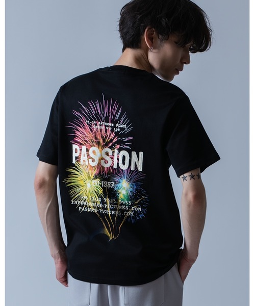 Crownor(クラウノアー)の「花火グラフィック 半袖Tシャツ(Tシャツ/カットソー・メンズ・ホワイト/ブラック・LARGE/MEDIUM)」の2枚目の写真