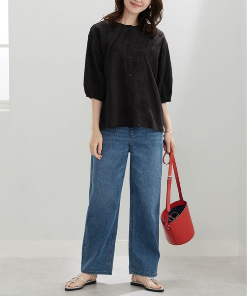 BELLUNA PLUS(ベルーナ)の「コード刺しゅうブラウス(シャツ/ブラウス・レディース・ブラック/サックスブルー・X-LARGE/LARGE/MEDIUM)」の6枚目の写真