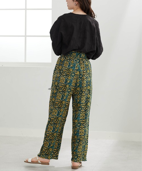 BELLUNA PLUS(ベルーナ)の「コード刺しゅうブラウス(シャツ/ブラウス・レディース・ブラック/サックスブルー・X-LARGE/LARGE/MEDIUM)」の12枚目の写真