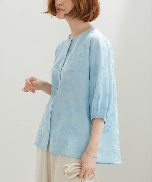 BELLUNA PLUS(ベルーナ)の「コード刺しゅうブラウス(シャツ/ブラウス・レディース・ブラック/サックスブルー・X-LARGE/LARGE/MEDIUM)」の14枚目の写真