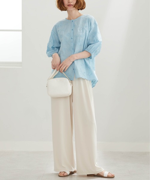 BELLUNA PLUS(ベルーナ)の「コード刺しゅうブラウス(シャツ/ブラウス・レディース・ブラック/サックスブルー・X-LARGE/LARGE/MEDIUM)」の16枚目の写真