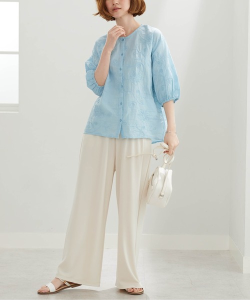 BELLUNA PLUS(ベルーナ)の「コード刺しゅうブラウス(シャツ/ブラウス・レディース・ブラック/サックスブルー・X-LARGE/LARGE/MEDIUM)」の17枚目の写真