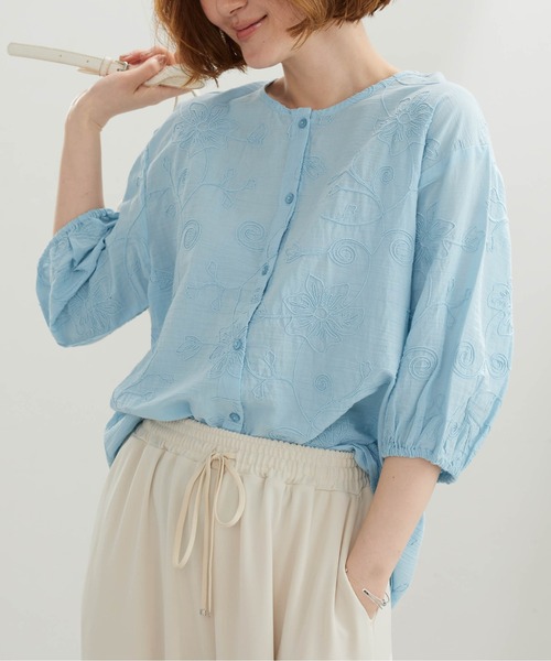 BELLUNA PLUS(ベルーナ)の「コード刺しゅうブラウス(シャツ/ブラウス・レディース・ブラック/サックスブルー・X-LARGE/LARGE/MEDIUM)」の21枚目の写真