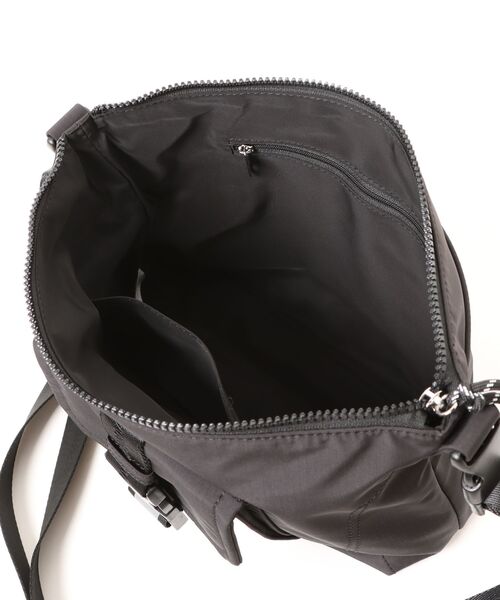 A.P.C.（アーペーセー）の「BESACE TREK（ショルダーバッグ・メンズ・ブラック・XS）」の3枚目の写真
