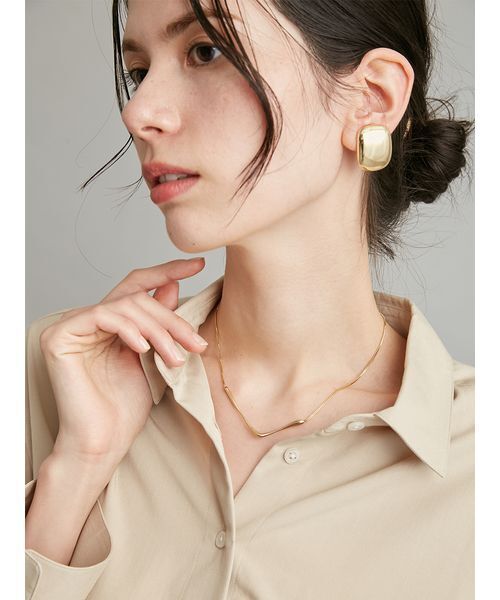 Mila Owen(ミラオーウェン)の「【EVERYDAY PROOF JEWELRY 】Vモチーフネックレス(ネックレス・レディース・シルバー/ゴールド・F)」の3枚目の写真