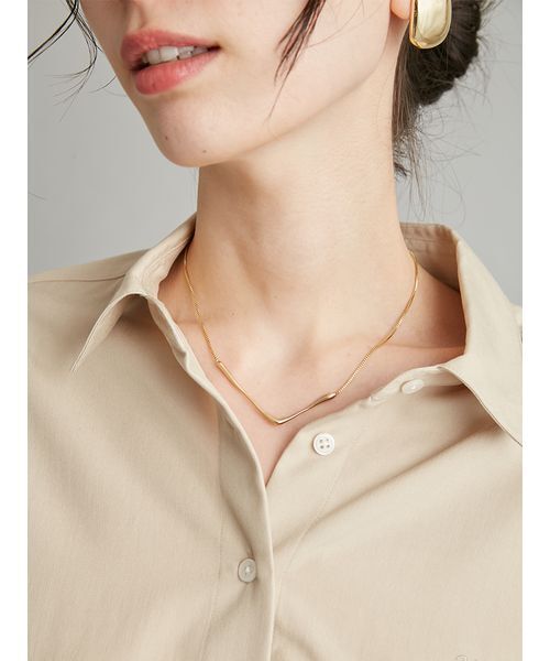 Mila Owen(ミラオーウェン)の「【EVERYDAY PROOF JEWELRY 】Vモチーフネックレス(ネックレス・レディース・シルバー/ゴールド・F)」の8枚目の写真