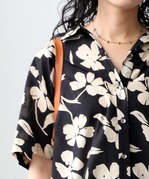 antiqua(アンティカ)の「綿100 花柄 シャツワンピース(シャツワンピース・レディース・ブラック/ベージュ・P/R)」の5枚目の写真