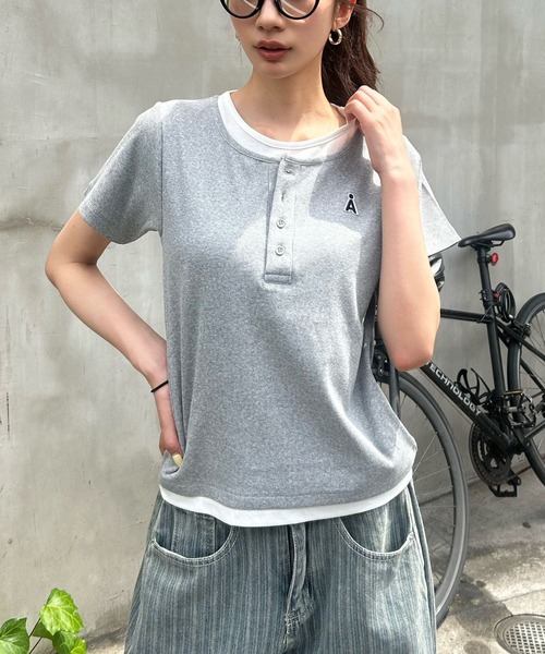 ALAND(エーランド)の「【UNISEX】ALAND/レイヤードヘンリ-半袖T(Tシャツ/カットソー・レディース・グレー/ブラック/ホワイト・LARGE/SMALL)」の5枚目の写真