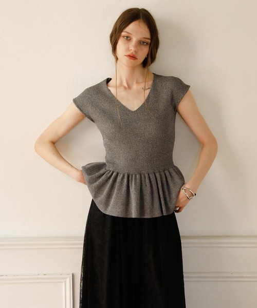 MIELI INVARIANT（ミエリインヴァリアント）の「Clear Peplum V/N Tops（ニット/セーター・レディース・レッド/ブラック/ミックスグレー/ホワイト・FREE）」の3枚目の写真