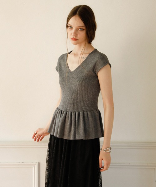MIELI INVARIANT（ミエリインヴァリアント）の「Clear Peplum V/N Tops（ニット/セーター・レディース・レッド/ブラック/ミックスグレー/ホワイト・FREE）」の10枚目の写真