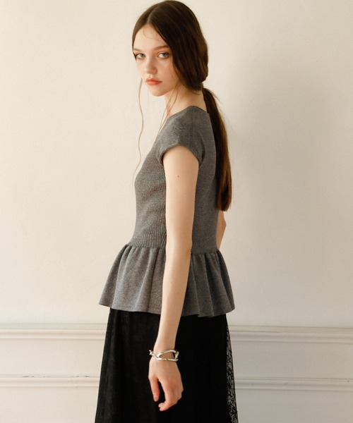 MIELI INVARIANT（ミエリインヴァリアント）の「Clear Peplum V/N Tops（ニット/セーター・レディース・レッド/ブラック/ミックスグレー/ホワイト・FREE）」の11枚目の写真