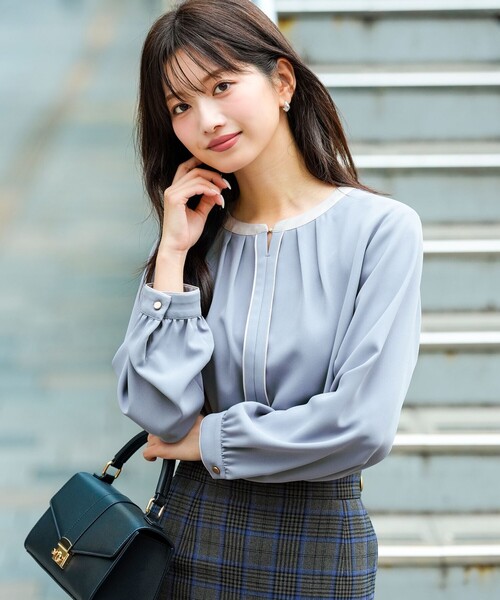 ANY SIS(エニィスィス)の「フロントチャームバイカラー ブラウス(シャツ/ブラウス・レディース・アイボリー系/黄土色系/ダルブルー系・X-LARGE)」の12枚目の写真