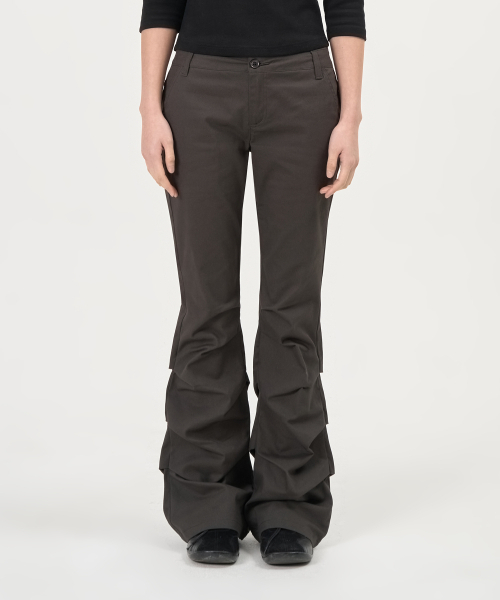 PEPLEE(ペプリー)の「シャーリングブーツカットコットンパンツ(チャコール)(その他パンツ・レディース・その他・SMALL/MEDIUM)」の1枚目の写真