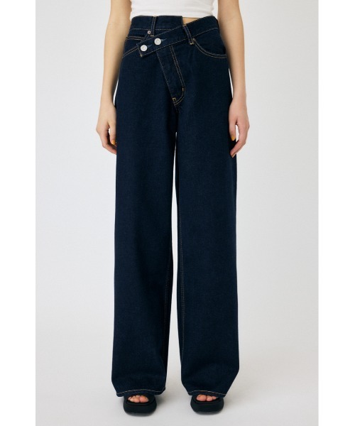 MOUSSY（マウジー）の「CROSS WAIST WIDE STRAIGHT（デニムパンツ・レディース・ライトブルー/ブルー/ダークブルー/ブラック・0/1/2）」の3枚目の写真