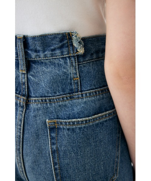 MOUSSY（マウジー）の「CROSS WAIST WIDE STRAIGHT（デニムパンツ・レディース・ライトブルー/ブルー/ダークブルー/ブラック・0/1/2）」の7枚目の写真