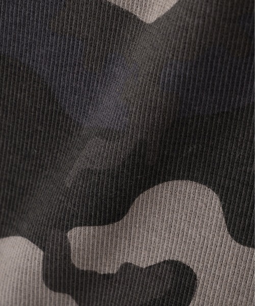 AVIREX(アヴィレックス)の「《WEB限定/DAILY/デイリー/WOMAN》RIB CAMO S/S HENLEY NECK T-SHIRT(Tシャツ/カットソー・レディース・グレー系カモフラージュ/グリーン系カモフラージュ・M/S)」の15枚目の写真