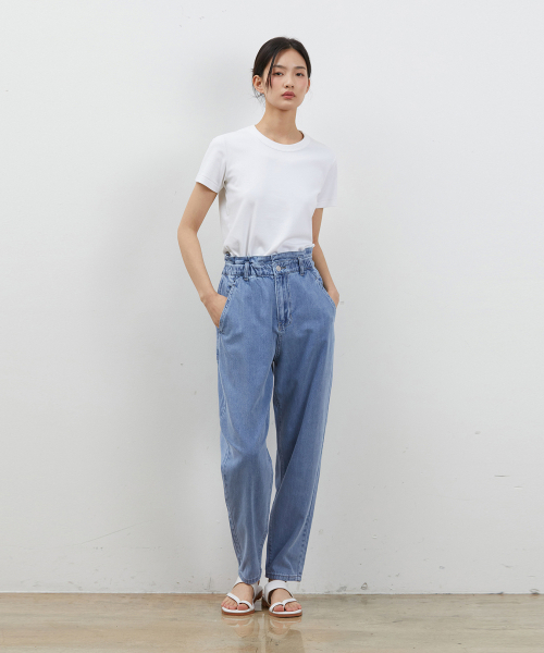 RYUL+WAI(リュルアンドワイ)の「デニムバンディングテーパードクロップパンツブルー(デニムパンツ・レディース・その他・MEDIUM/SMALL)」の2枚目の写真