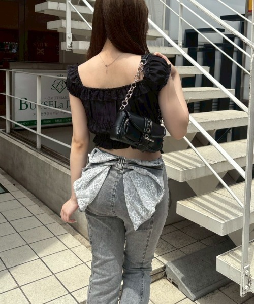 Another Branch olive des olive(アナザーブランチオリーブデオリーブ)の「バックリボンレースフレアーパンツ(デニムパンツ・レディース・その他/スミクロ/ケミカルウォッシュ・SMALL/MEDIUM)」の19枚目の写真
