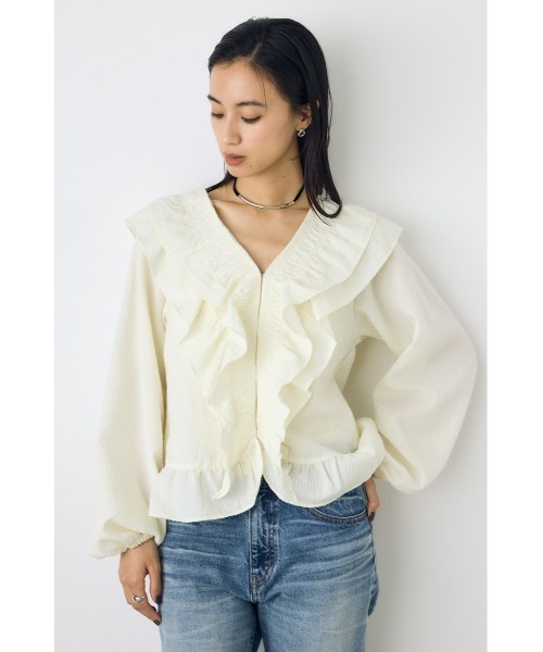 AZUL by moussy(アズールバイマウジー)の「【身長/骨格別着用画像あり】フロントホックラッフルブラウス 春服 秋服 長袖(シャツ/ブラウス・レディース・ブルー/アイボリー/ブラック・FREE)」の10枚目の写真
