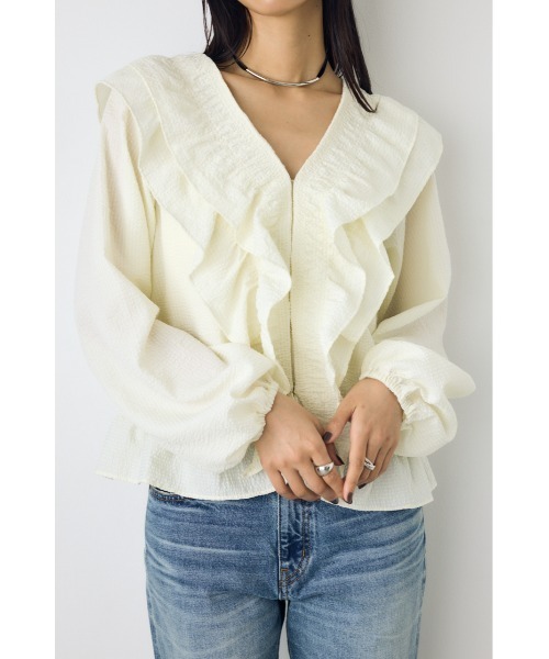 AZUL by moussy(アズールバイマウジー)の「【身長/骨格別着用画像あり】フロントホックラッフルブラウス 春服 秋服 長袖(シャツ/ブラウス・レディース・ブルー/アイボリー/ブラック・FREE)」の12枚目の写真