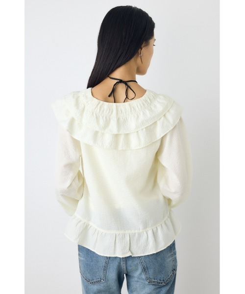 AZUL by moussy(アズールバイマウジー)の「【身長/骨格別着用画像あり】フロントホックラッフルブラウス 春服 秋服 長袖(シャツ/ブラウス・レディース・ブルー/アイボリー/ブラック・FREE)」の5枚目の写真