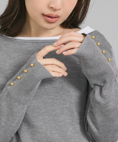 coca(coca)(コカ)の「袖金ボタンボートネックニットトップス【西山茉希様着用】(ニット/セーター・レディース・ダークブラウン/グレー/ブラック/アイボリー・M/L/S)」の5枚目の写真