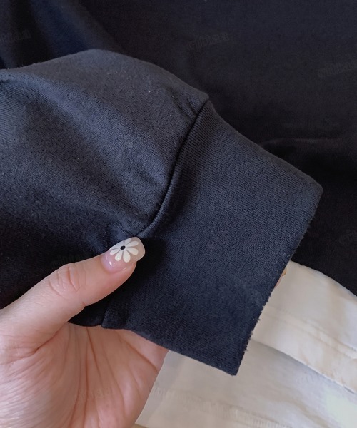 Dalfwin(ダールフィン)の「RICENCAKE刺繍ロゴレイヤード風デザイン長袖Tシャツ(Tシャツ/カットソー・レディース・ブラック・FREE)」の4枚目の写真
